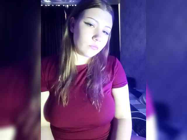 SweetyKittyaa webcam