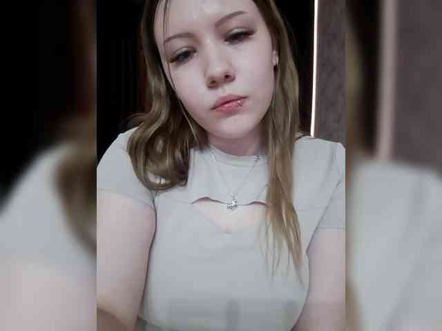 SweetyKittyaa webcam