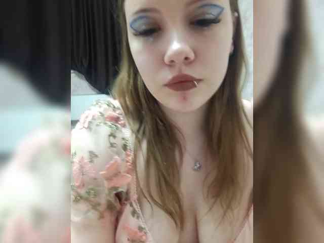 SweetyKittyaa webcam