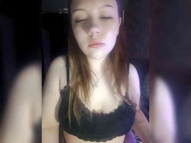 SweetyKittyaa webcam