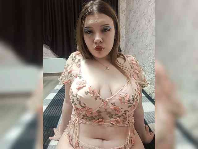 SweetyKittyaa webcam