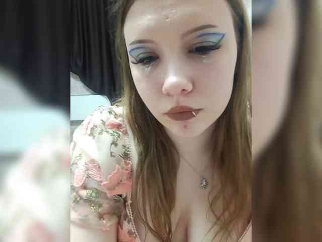 SweetyKittyaa webcam