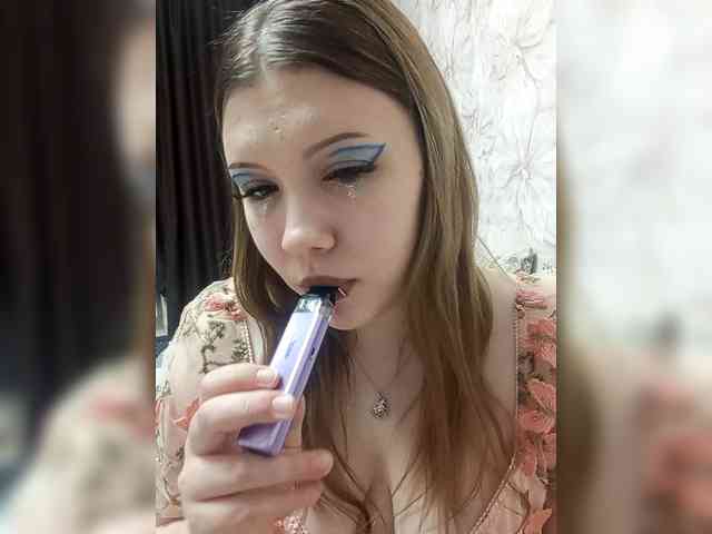 SweetyKittyaa webcam