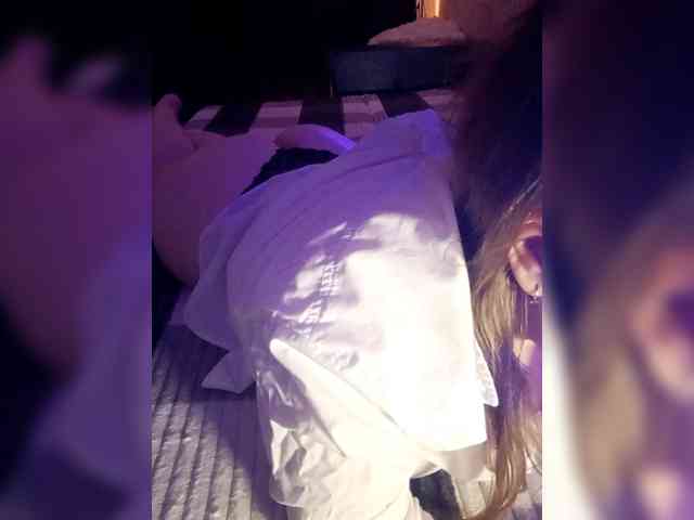 SweetyKittyaa webcam