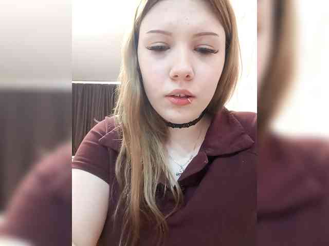 SweetyKittyaa webcam