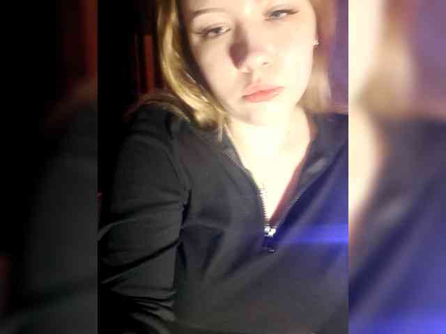 SweetyKittyaa webcam