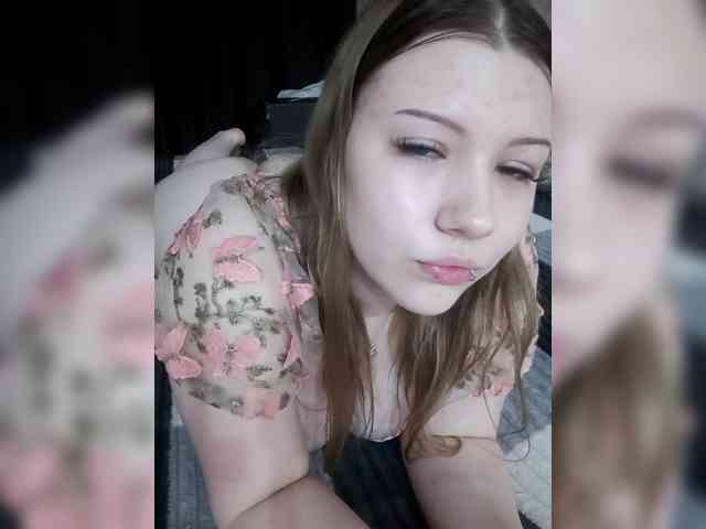 SweetyKittyaa webcam