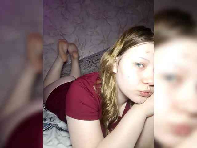 SweetyKittyaa webcam