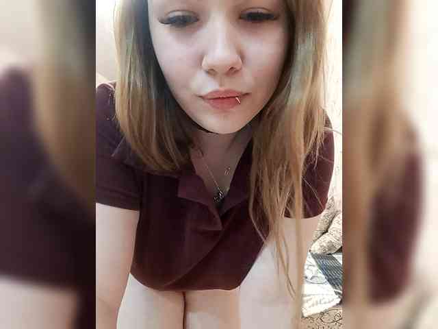 SweetyKittyaa webcam