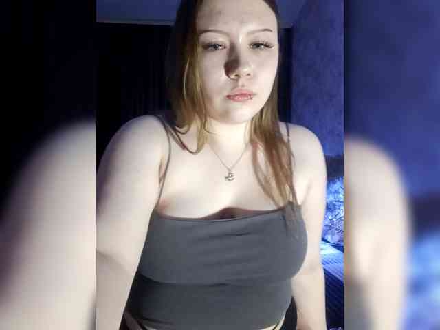 SweetyKittyaa webcam