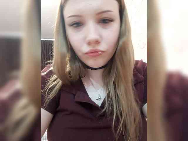 SweetyKittyaa webcam