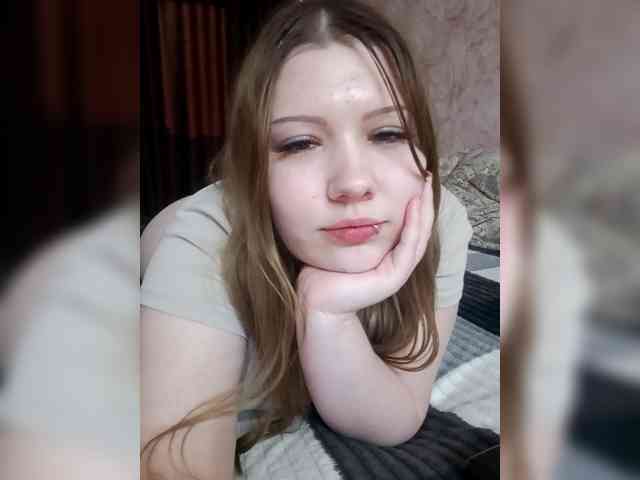 SweetyKittyaa webcam