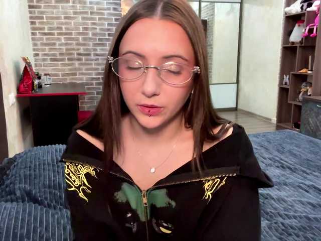 Velrix's BongaCams show and profile