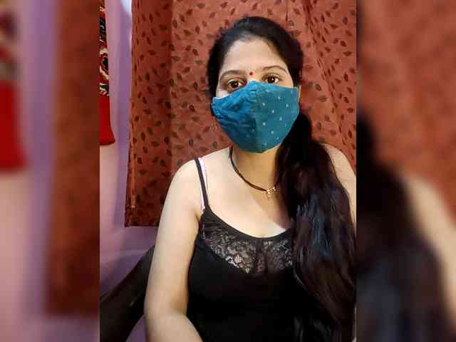 Poonam-2 webcam