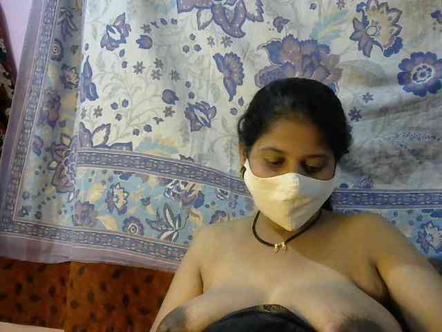 Poonam-2 webcam