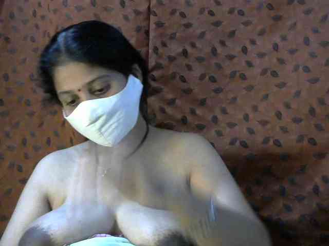 Poonam-2 webcam