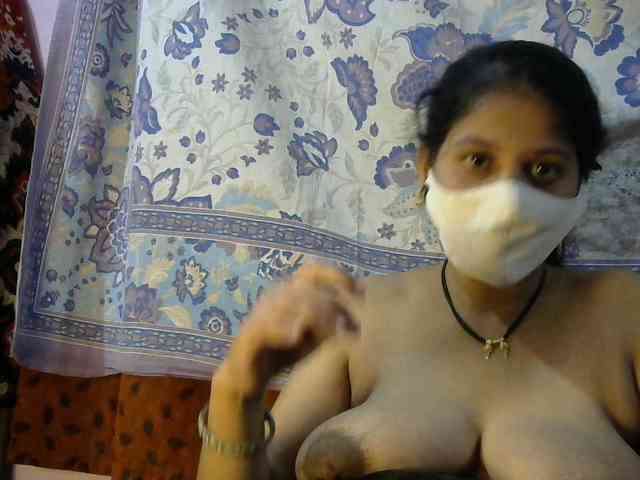 Poonam-2 webcam