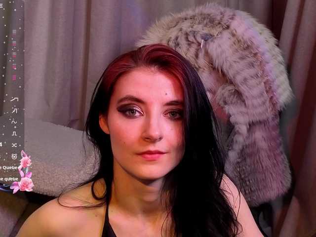 NicoleLuxe's BongaCams show and profile