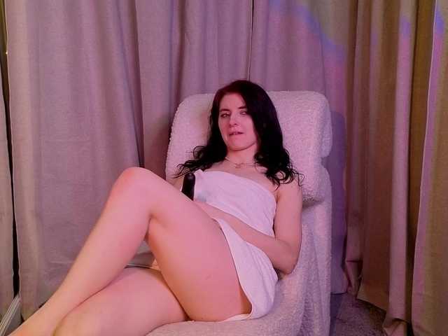 NicoleLuxe's BongaCams show and profile