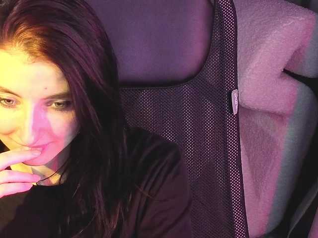 NicoleLuxe's BongaCams show and profile