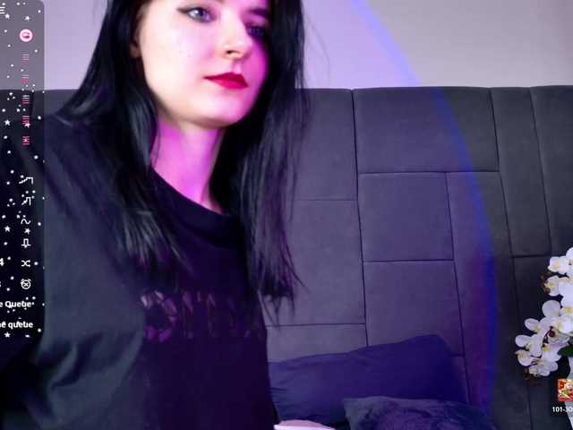 NicoleLuxe's BongaCams show and profile