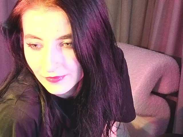 NicoleLuxe's BongaCams show and profile