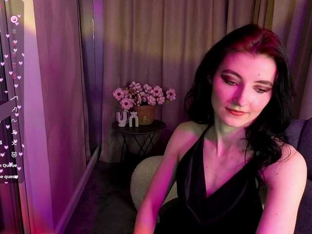 NicoleLuxe's BongaCams show and profile
