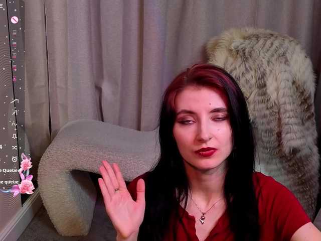 NicoleLuxe's BongaCams show and profile