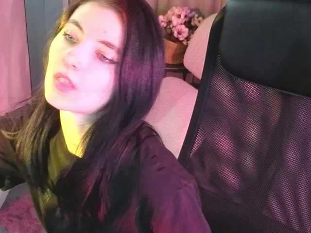 NicoleLuxe's BongaCams show and profile