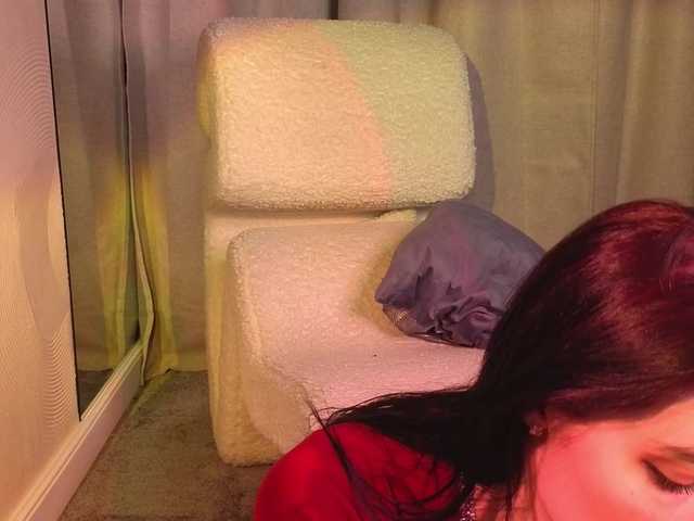 NicoleLuxe's BongaCams show and profile