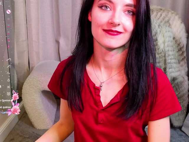 NicoleLuxe's BongaCams show and profile