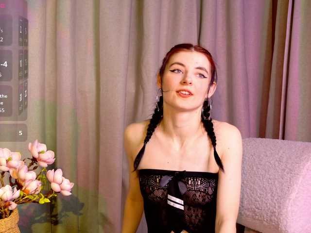 NicoleLuxe's BongaCams show and profile