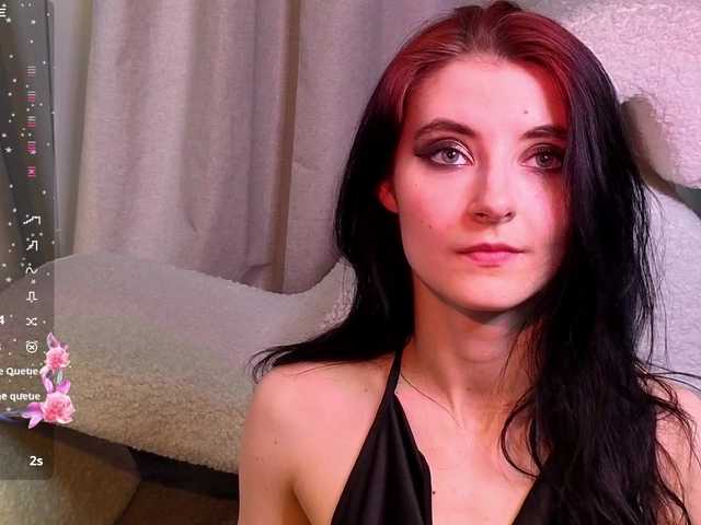 NicoleLuxe's BongaCams show and profile