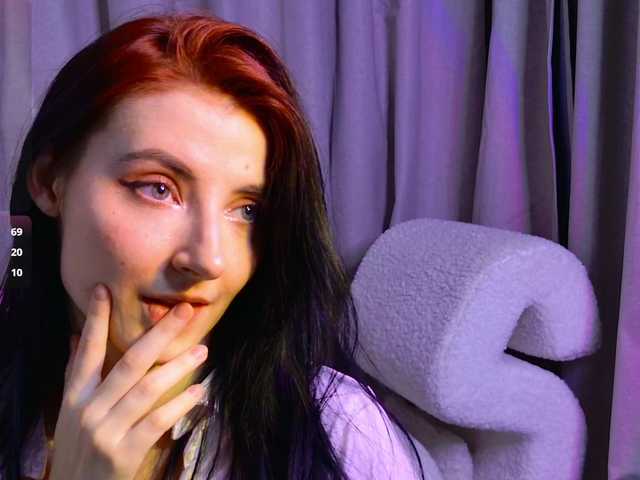 NicoleLuxe's BongaCams show and profile