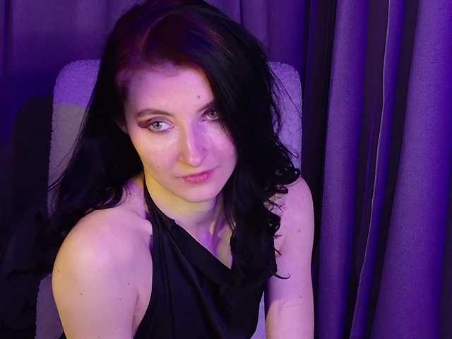 NicoleLuxe's BongaCams show and profile