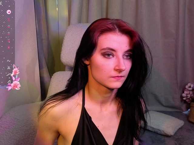 NicoleLuxe's BongaCams show and profile