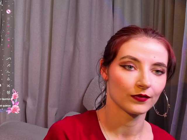 NicoleLuxe's BongaCams show and profile