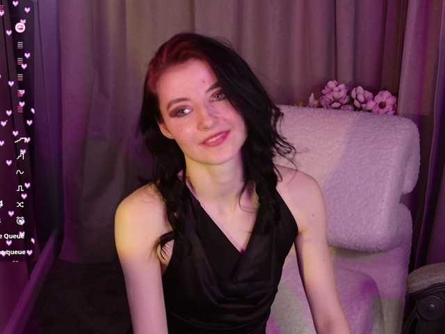 NicoleLuxe's BongaCams show and profile