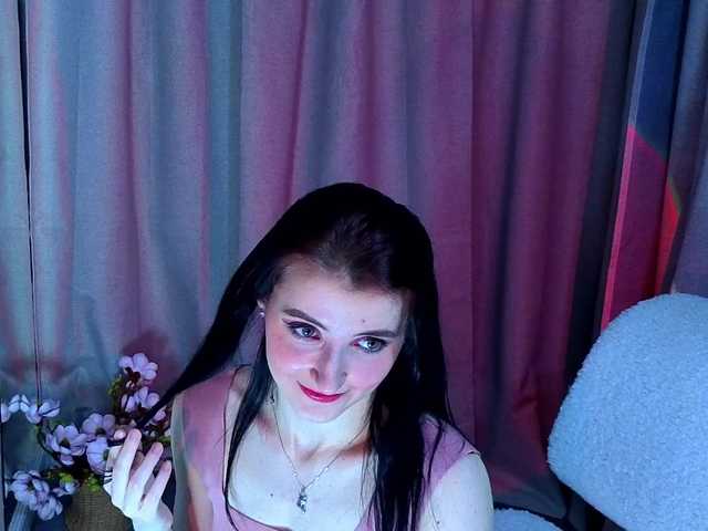 NicoleLuxe's BongaCams show and profile