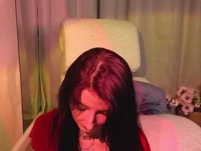 NicoleLuxe's BongaCams show and profile