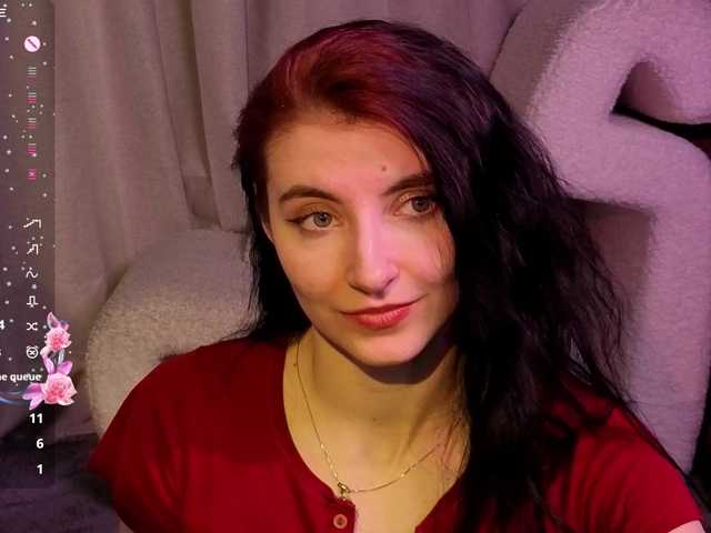 NicoleLuxe's BongaCams show and profile