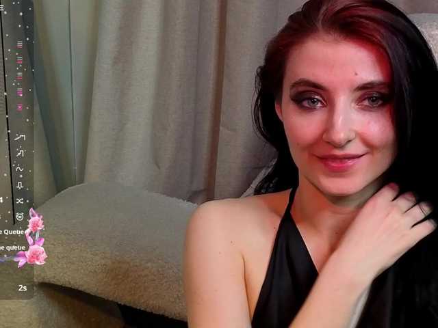 NicoleLuxe's BongaCams show and profile