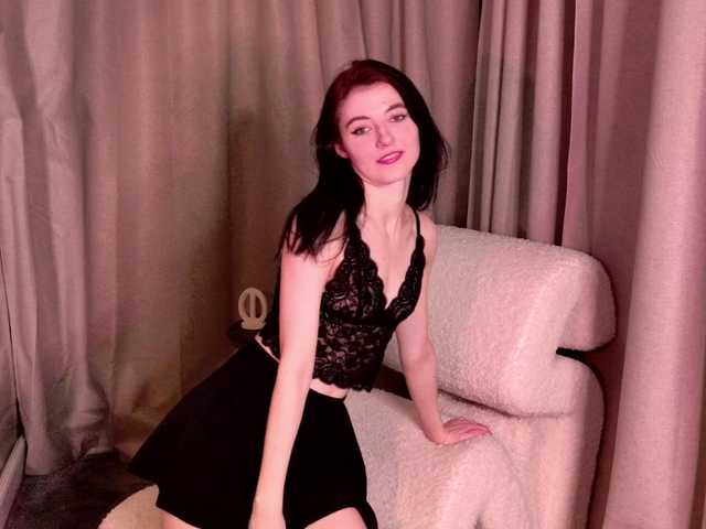 NicoleLuxe's BongaCams show and profile