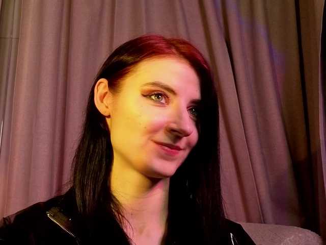 NicoleLuxe's BongaCams show and profile