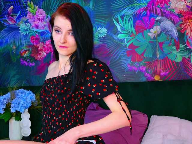 NicoleLuxe's BongaCams show and profile