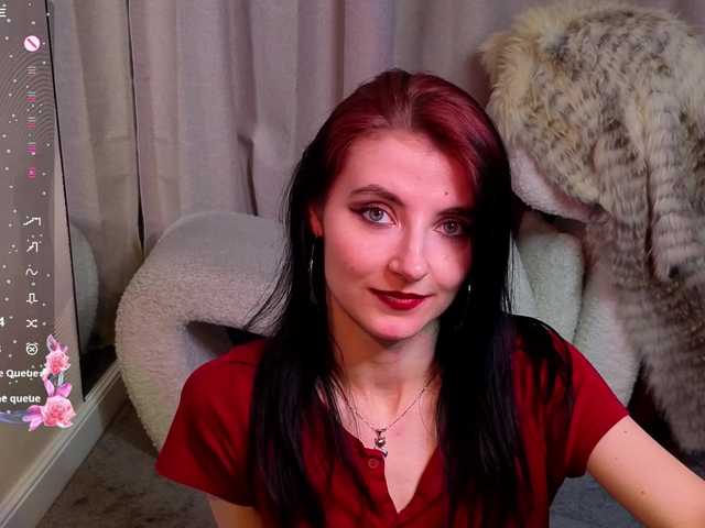 NicoleLuxe's BongaCams show and profile