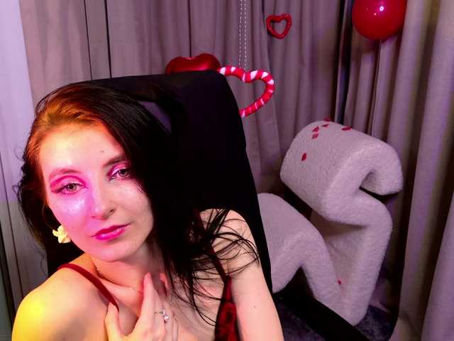 NicoleLuxe's BongaCams show and profile