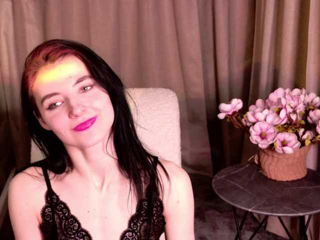 NicoleLuxe's BongaCams show and profile