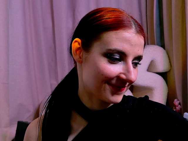 NicoleLuxe's BongaCams show and profile