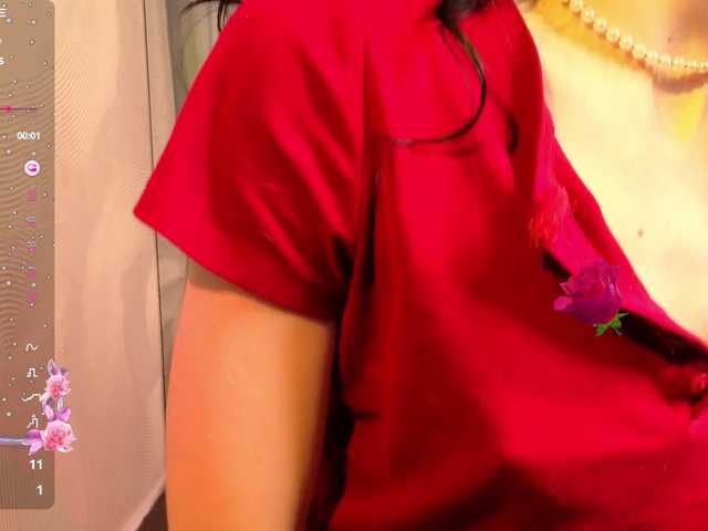 NicoleLuxe's BongaCams show and profile